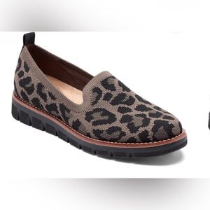 NEW Easy Spirit Valina casual slip-on flats in a leopard print design 7 new